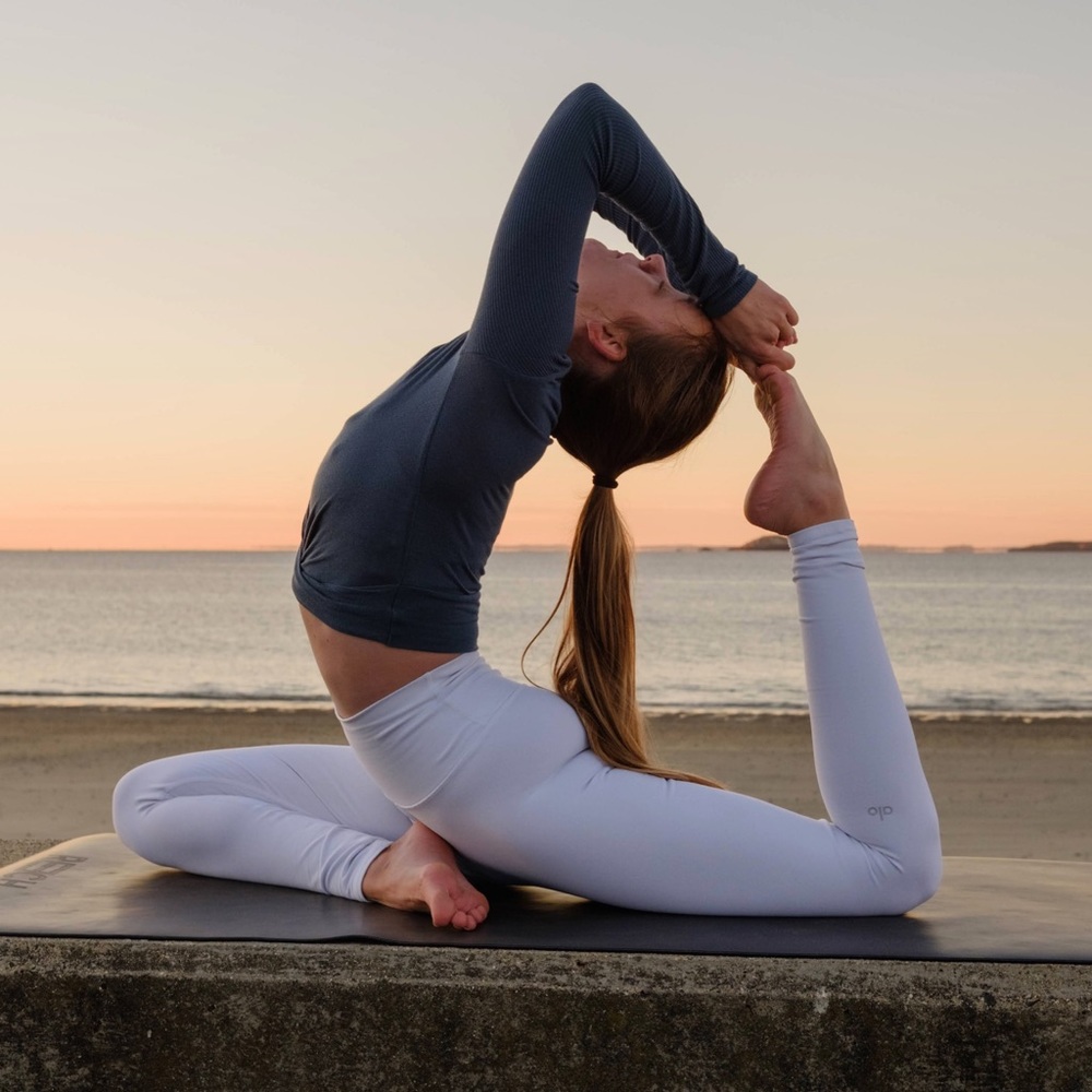 Alo Yoga long sleeve crop
